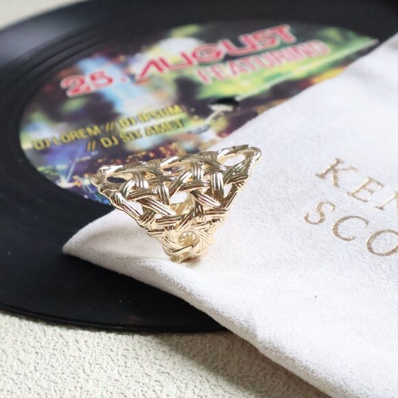 Kendra Scott Natalie Gold Statement Ring S/M NEW - Picture 2 of 3